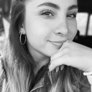 Meet your Posher, Ana